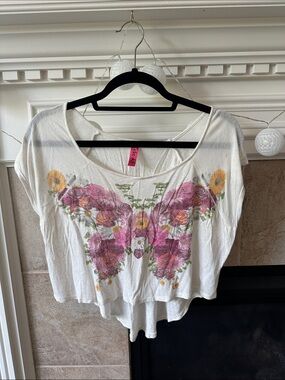 Floral Butterfly White Crop Top with Pink Accent